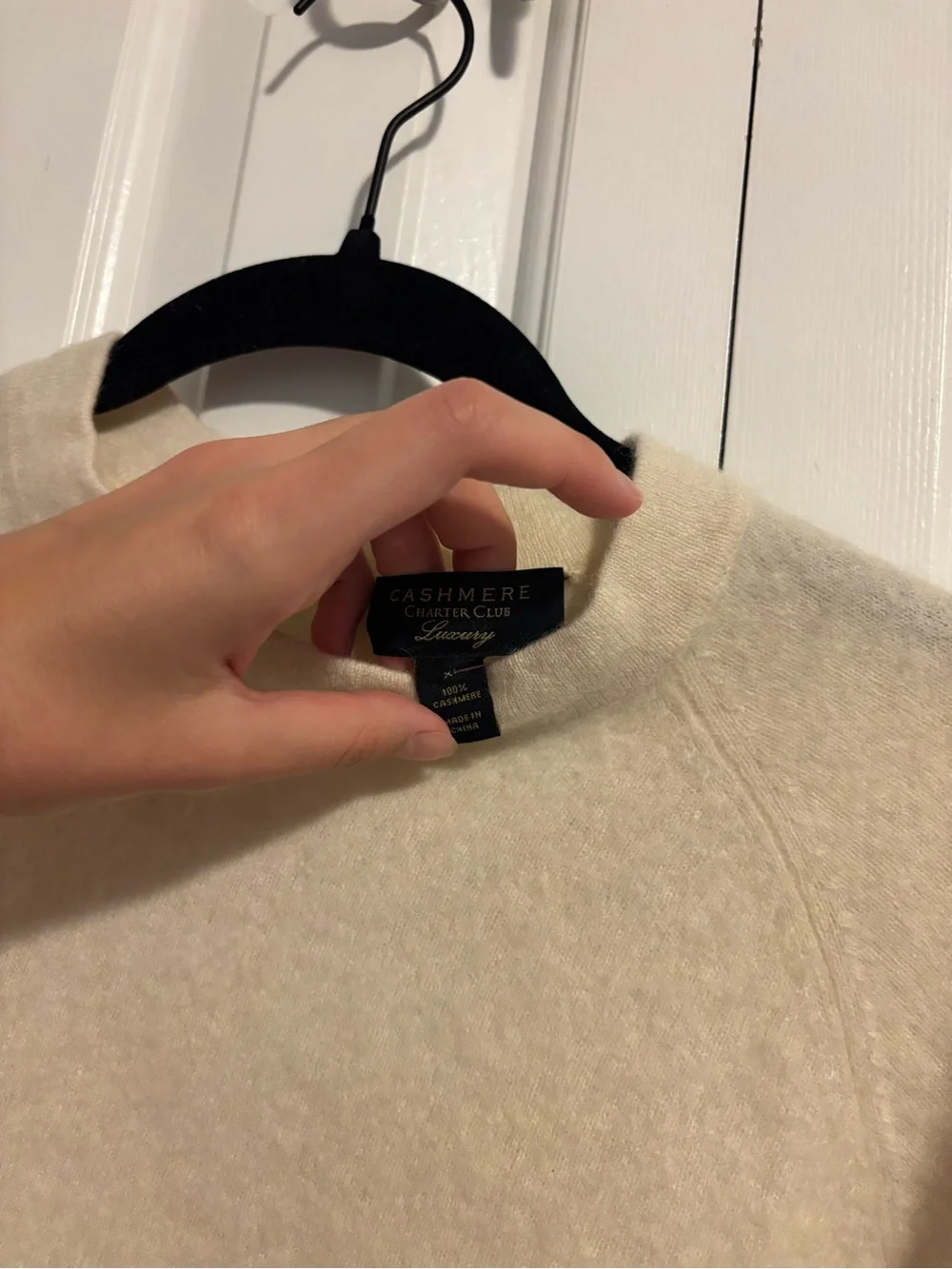 100% cashmere sweater in white/cream color, size XL